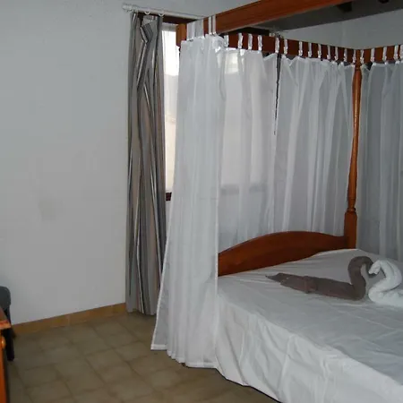 Chez Dominique